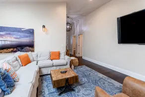 Beautiful 3BD/3BA Located at 359 Thames Street! - Image 2
