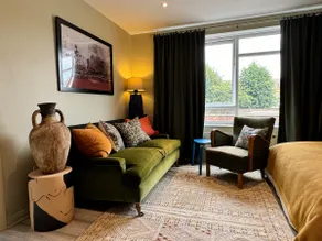 Cosy Creative East London Flat - Image 2