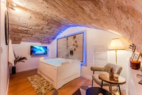 Exceptional Vaulted Suite, Spa & Home Theater - Image 3