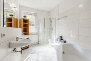 Sunny flat in Villa near castle and city center - - Image 5