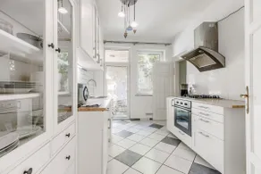 Sunny flat in Villa near castle and city center - - Image 4