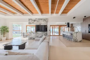 Golden Sand Beach Villa - Image 5