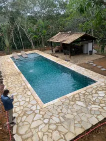 House/Site-Ideal for weekend: huge pool! - Image 3