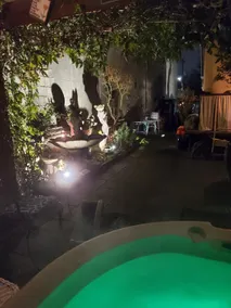 Aphrodite Apartment 6th Ave *Hot Tub* Relaxing - Image 4