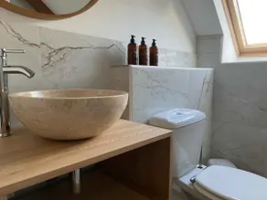 A 2 bedroom cottage that sleeps 4 guests  in 2 bedrooms with covered pool - Image 2
