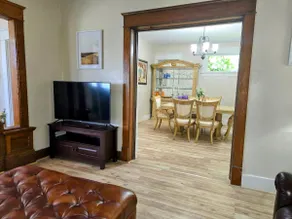 Comfy/Cozy Traditional 4BR Home - Image 3