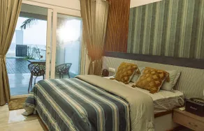 Frame - Beach facing Suite - Image 4