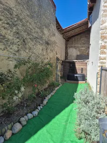 Large family home with spa & garden - Image 3
