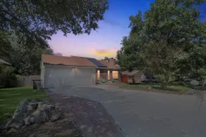 Luxe House*Heated Pool*Hot Tub*Fire Pit*Conv&Quite - Image 3