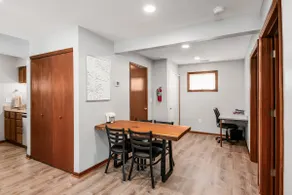 Walk to Uptown/Otterbein*Free Parking*New Beds - Image 4