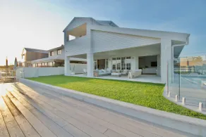 The Buddina House | Luxury Waterfront Haven - Image 5