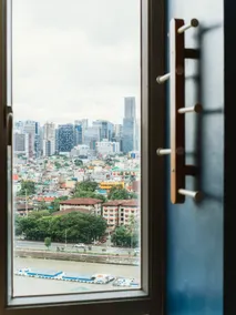 Spacious 1-BR Condo near BGC w Pool and Gym - Image 5