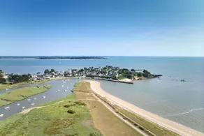 New cottage: sea view, access to beach 150 m away & pool - Image 4