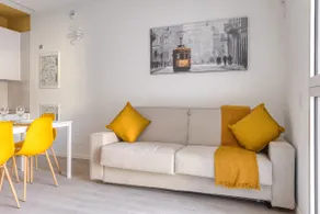 10 meters from the subway - Private parking - Image 2