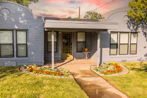 Cozy Family-Friendly Home Near Attractions &Parks! - Image 4