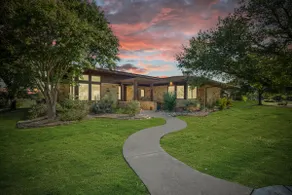 Tee Box Retreat at Lakecliff Country Club - Image 3
