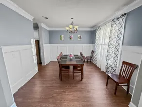 Royal Crest - Quiet, Modern, Chic - Image 4