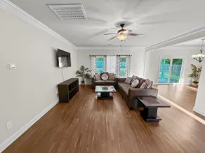 Royal Crest - Quiet, Modern, Chic - Image 2