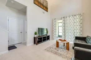 Abi modern and convenient townhome in Brandon - Image 3
