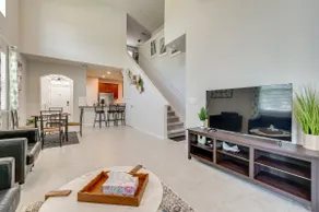 Abi modern and convenient townhome in Brandon - Image 5