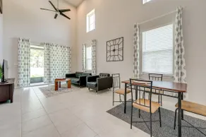 Abi modern and convenient townhome in Brandon - Image 2