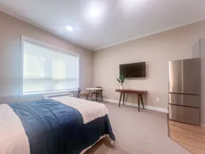 412 Modern Brand New Studio Apartment - Image 2