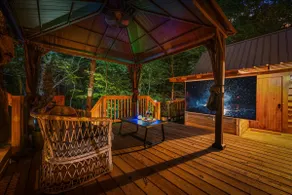 Intimate Cabin Escape: Hot Tub, Sauna & Projector - Image 4
