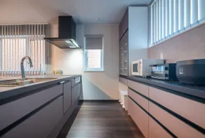 Entire villa in Maruyama, Sapporo | Sleeps 13 · Spacious and comfortable · 4 bedrooms · Parking available · Ideal for families and groups - Image 3