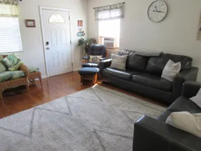 ”Seatreat” is comfy, clean, and close to the Beach - Image 3