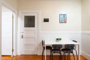 Coolidge Corner-1st Floor-Close to the Subway! - Image 4