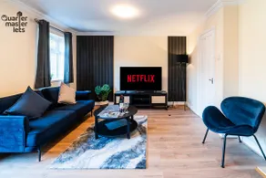 3 Bedroom House that Sleeps 6 - Image 2