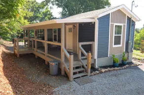 Lil Deer Cottage on 6 acre miniature goat farm - Image 4