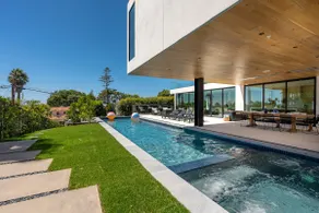 Family Luxury- Pool-Game Room- Pickleball - Image 2