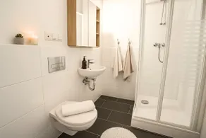 Modern 2-room apartment for 4 people with balcony - Image 5