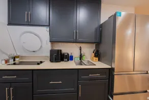 Spacious Studio for 4 | Full Kitchen + Laundry - Image 4