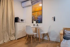 Spacious Studio for 4 | Full Kitchen + Laundry - Image 3
