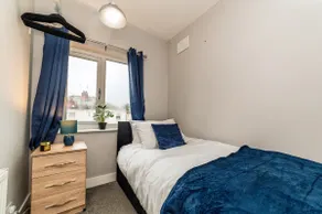 The Yorkshire House, 3-Bed, Parking & Netflix - Image 3