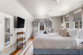 2BR Carriage House | Walk to Old Town & Waterfront - Image 3