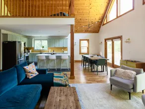 Hennett Hideaway: Spacious Home w Hot Tub & Pool - Image 2
