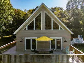 Hennett Hideaway: Spacious Home w Hot Tub & Pool - Image 5
