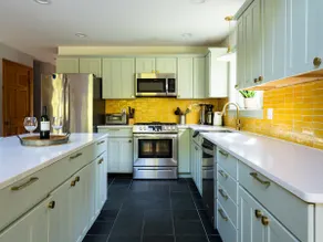 Hennett Hideaway: Spacious Home w Hot Tub & Pool - Image 4