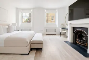 Stunning Knightsbridge 4 bedroom house w/ balcony - Image 2