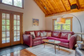 Red Chalet in the Catskills near hiking and views - Image 2