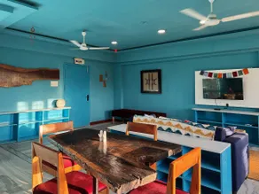 Ravellers Den | Rustic 1BHK Apartment with Balcony - Image 3