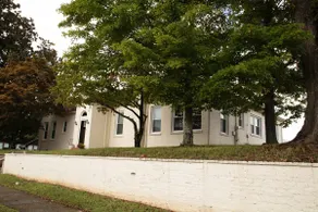718 Morgan Ave. 3-bedroom (Entire Home) - Image 2