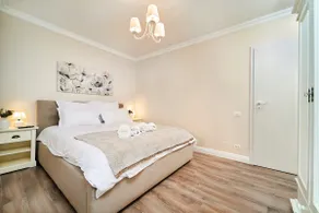 La Vie en Rose Chic French-Style Apartment with Parking in Timisoara - Image 3