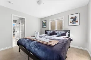 Elephant Escape: Spacious 7B/3.5B Home + Parking! - Image 3