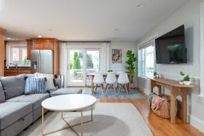 Lux Townhouse Near T | Zen Patio + 4 Parking - Image 2