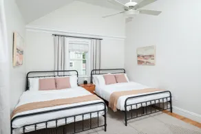 Lux Townhouse Near T | Zen Patio + 4 Parking - Image 3