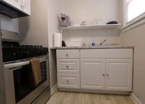 The Hertel Hotel Apt. 4 - Image 3